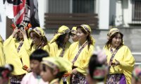 三人よれば　かしましい　六人よれば　もっと・・・