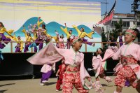 左隅の踊り子さん。両足が床についていませんね。
とんじゃった～