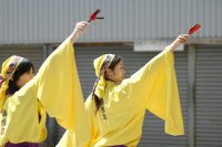 よく伸びた右手、希望に一直線ですね。