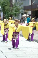 前をしっかり見つめて、踊る前のほほ笑み、いい感じ。