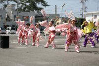子供達の舞いこそ高瀬踊乱花の　『花』